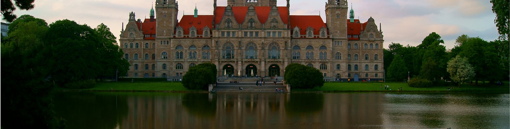 Das Neue Rathaus in Hannover am Maschteich